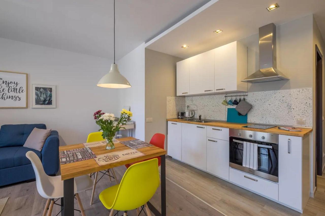 Quiet & Airy Modern Apt. Top Centre Free Parking Sofia Exterior photo